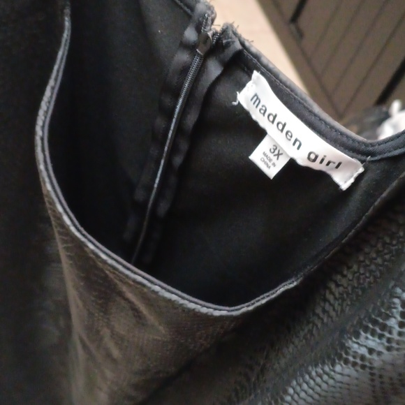 Madden Girl Black Rubber Like Midi Snake Skin Style Dress 3x - Picture 4 of 4